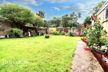 3 bedroom detached bungalow to rent - Photo 5
