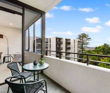 One Bedroom Apartment With Lift Access And Ocean Glimpses - Photo 1