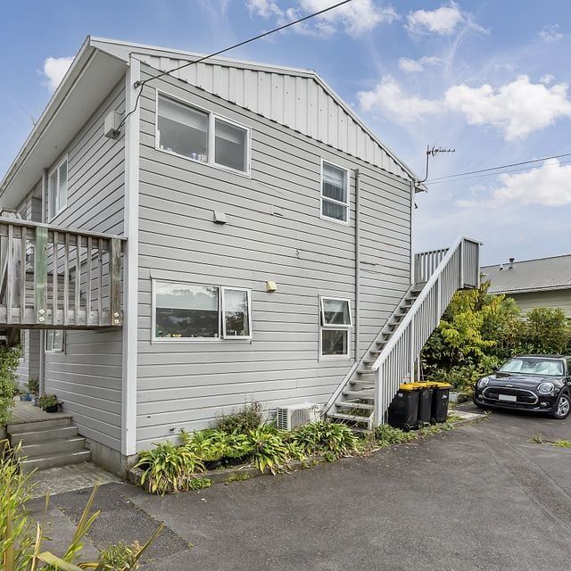 Reno'd ground floor, great Northland location - Photo 1