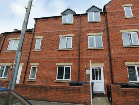 Flat to rent on - Photo 4