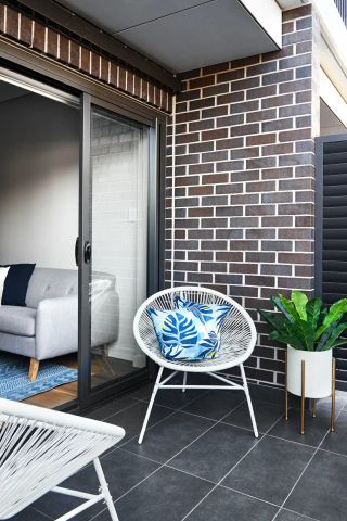 “Stylish Studio Living with Courtyard Charm!” - Photo 5