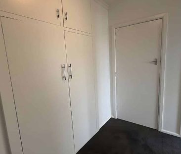Cute, Spacious and Warm 2 Bed Unit! - Photo 5
