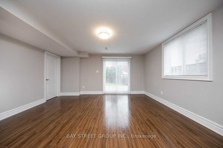 Detached Home For Lease | N8147658 - Photo 3