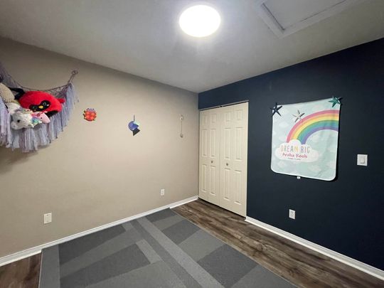 For Lease - 231 Inglis Court, North Dumfries, Ontario - Photo 1