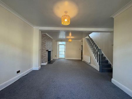 3 bedroom terraced house to rent - Photo 3