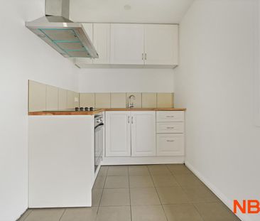 Charming Two Bedroom Apartment in Gungahlin - Photo 4