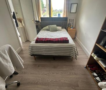 2 Bed Maisonette, Great Cambridge Road, N17 - Photo 2