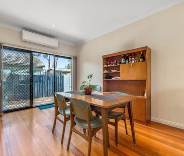 14 Jeanette Street, Clayton South VIC 3169 - House For Rent | Domain - Photo 2