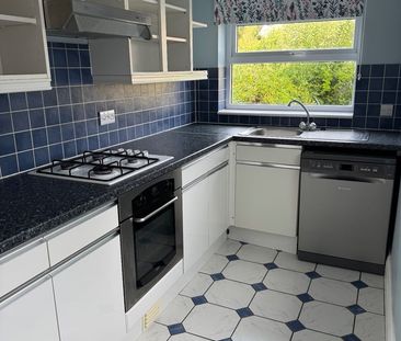 3 Bed Terraced House, Cranbrook Road, BS6 - Photo 2