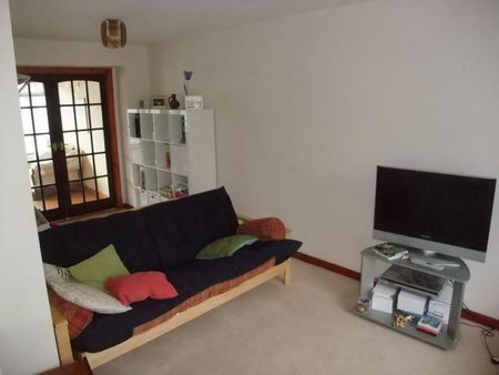 2 bedroom terraced house to rent - Photo 2