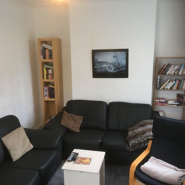 Room in a Shared House, Beechwood Crescent, LS4 - Photo 1