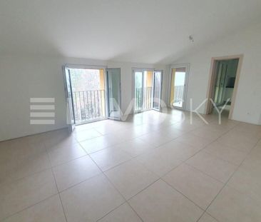 Elegante appartamento con balcone panoramico - Foto 4