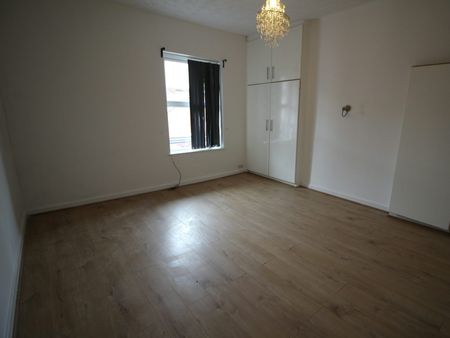 Terraced House to rent on - Photo 3