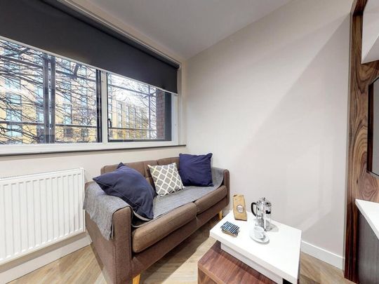 Studio to rent - Photo 1