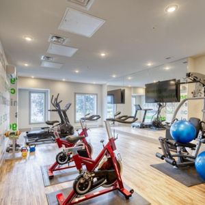 Superbe condo 3 ½ TOUT MEUBLÉ & TOUT INCLUS au Quartier Dix30 à Brossard - Photo 2