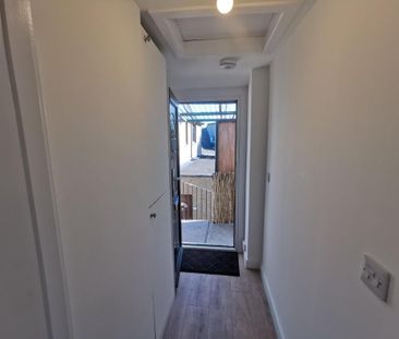 1 bedroom flat to rent - Photo 6