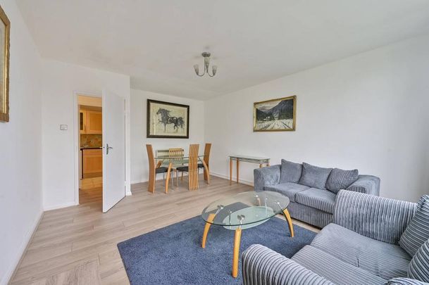 2 bedroom flat to rent - Photo 1