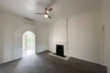 Centrally Located Two Bedroom Unit - Photo 3
