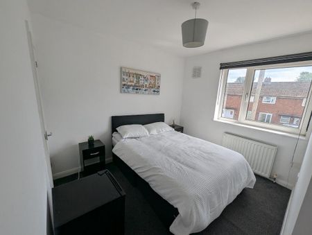 1 bedroom house of multiple occupation to rent - Photo 3