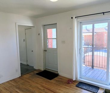 Chaleureux 4 1/2 à deux pas du Centre-Ville (Animaux acceptés) - Photo 3