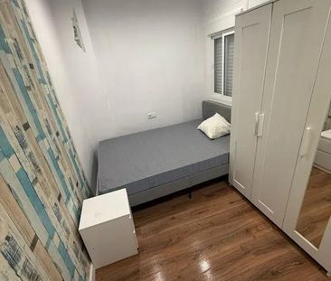 Plaça de Pep Ventura, Badalona, Catalonia 08912 - Photo 3