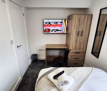 4 bedroom terraced house to rent - Photo 5
