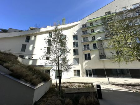 Mehr Raum fürs Leben: 4-Zimmer-Wohnung in ruhiger Lage mit 2 Bädern & großem Sonnenbalkon - Foto 2
