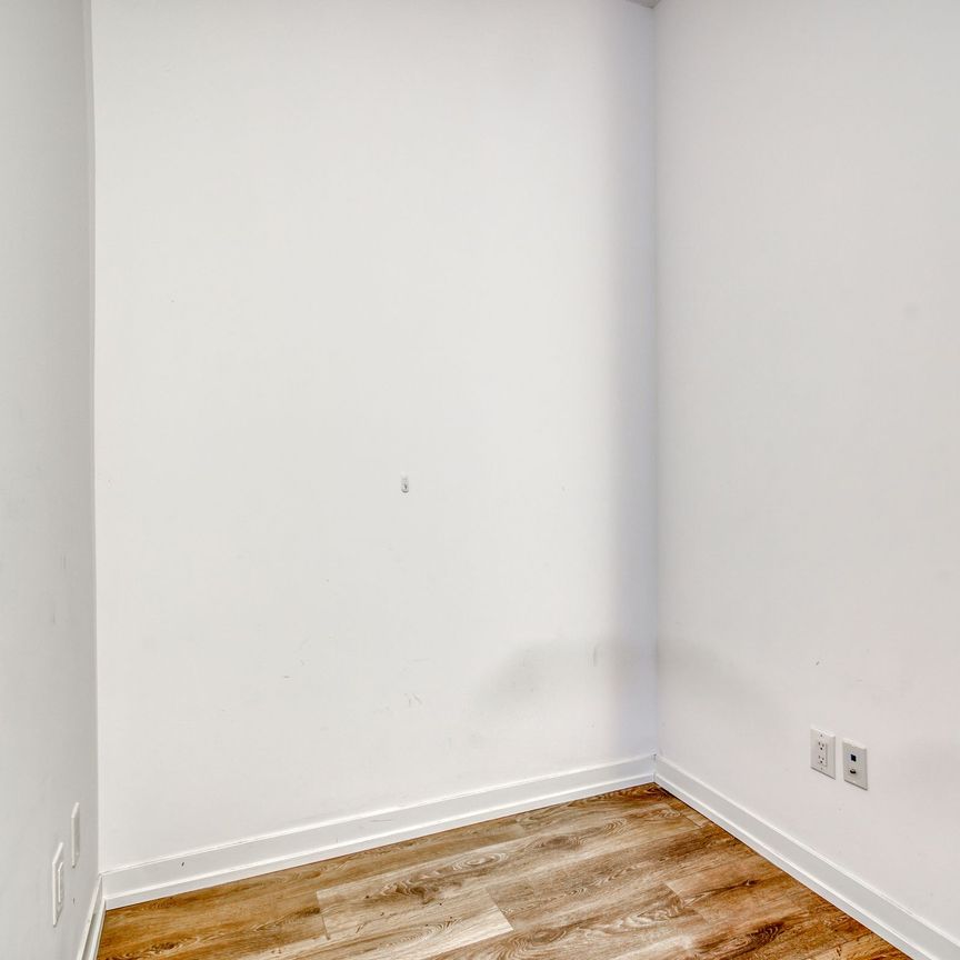 For Lease - 2520 Eglinton Avenue Unit# 321, Mississauga, Ontario - Photo 1