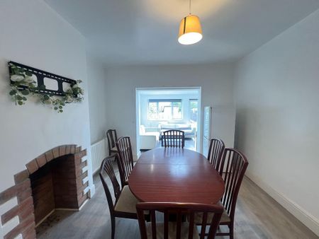 6 bedroom semi-detached house to rent - Photo 2