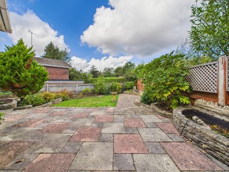 4 bedroom detached house to rent - Photo 3
