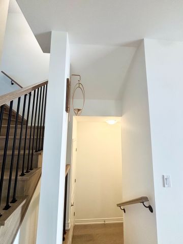 For Lease - 103 Picardy Drive, Hamilton, Ontario - Photo 4