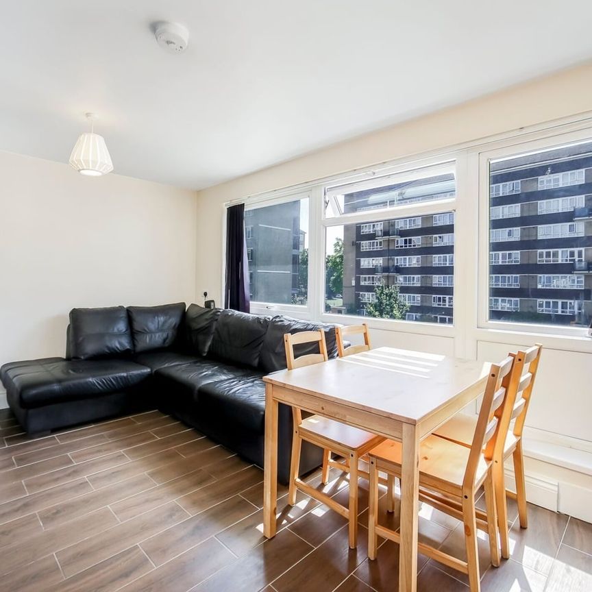 4 Bed Flat, Sheffield Square, E3 - Photo 1