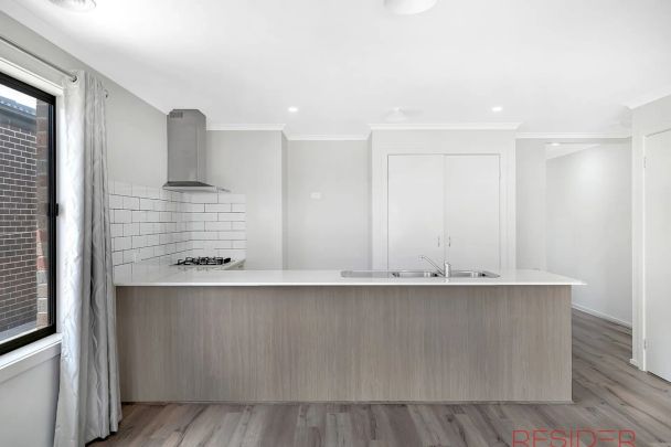 Walking distance to Donnybrook station - Photo 1