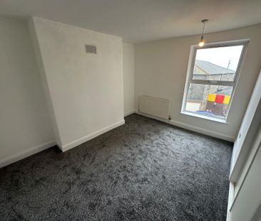 3 bedroom maisonette to rent - Photo 2