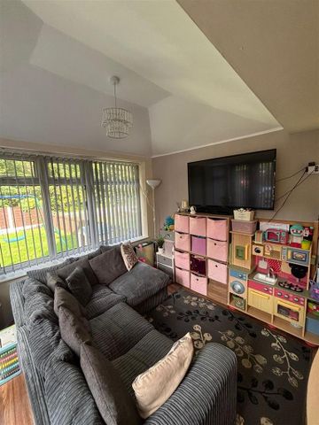3 bedroom semi-detached house to rent - Photo 5