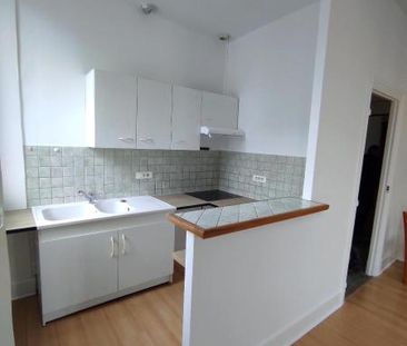 Location Appartement 2 pièces 42m² MILLAU 12100 - Photo 4