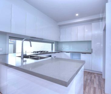 Stunning 3-Bedroom Townhouse in the Heart of Parkdale - Your Dream ... - Photo 5
