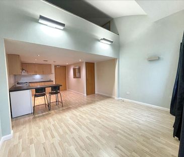 2 bedroom flat to rent - Photo 2