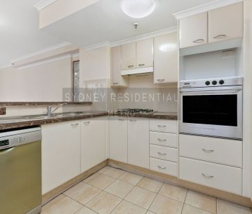 Spacious two Bedroom Apartment - Photo 6