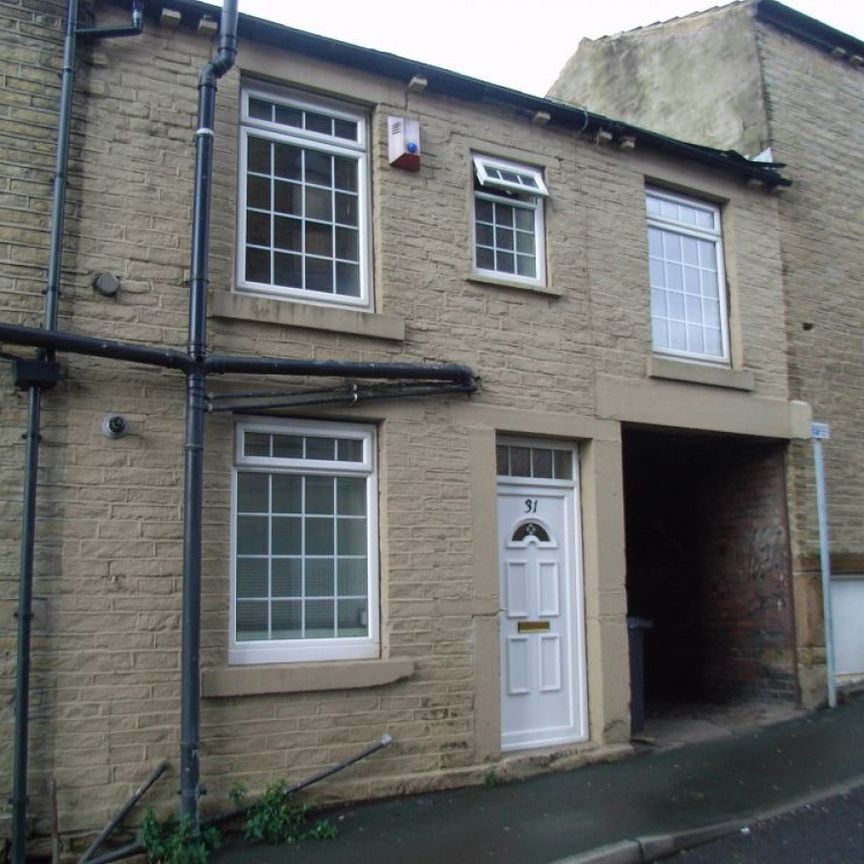 George Street, Heckmondwike, WF16 - Photo 1