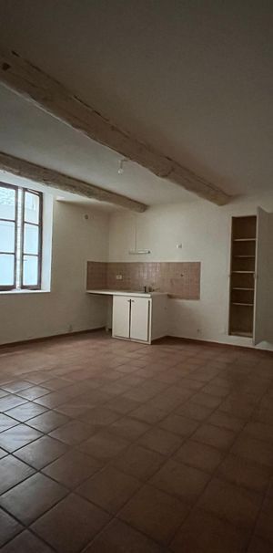 Location Appartement 53m² CARPENTRAS 84200 - Photo 1