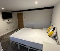 1 bedroom in a house share to rent - Photo 6