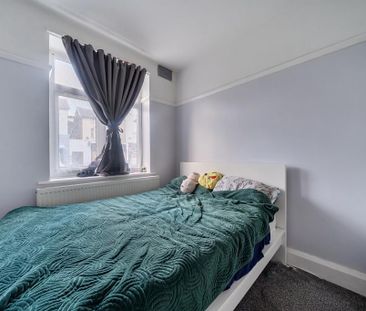 2 bedroom flat to rent - Photo 6