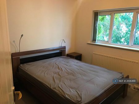 3 bedroom semi-detached house to rent - Photo 3