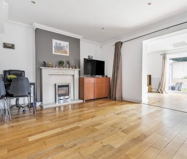 3 bedroom semi-detached house to rent - Photo 2