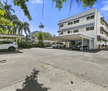 Top floor beachfront apartment, elevated ocean outlook. - Photo 5