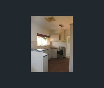 Well presented 3 bedroom home! - Photo 3