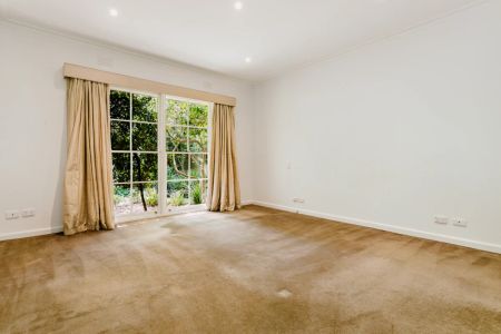 4 Bed, 2 Bath - Photo 3