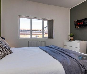1 bedroom in a house share to rent - Photo 5