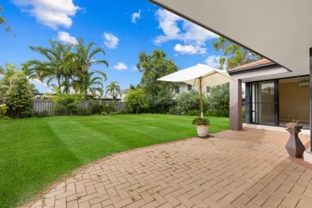 Spacious 3-Bedroom Home in Prime Noosa Location – Walk to River, Yacht Club & More! - Photo 5